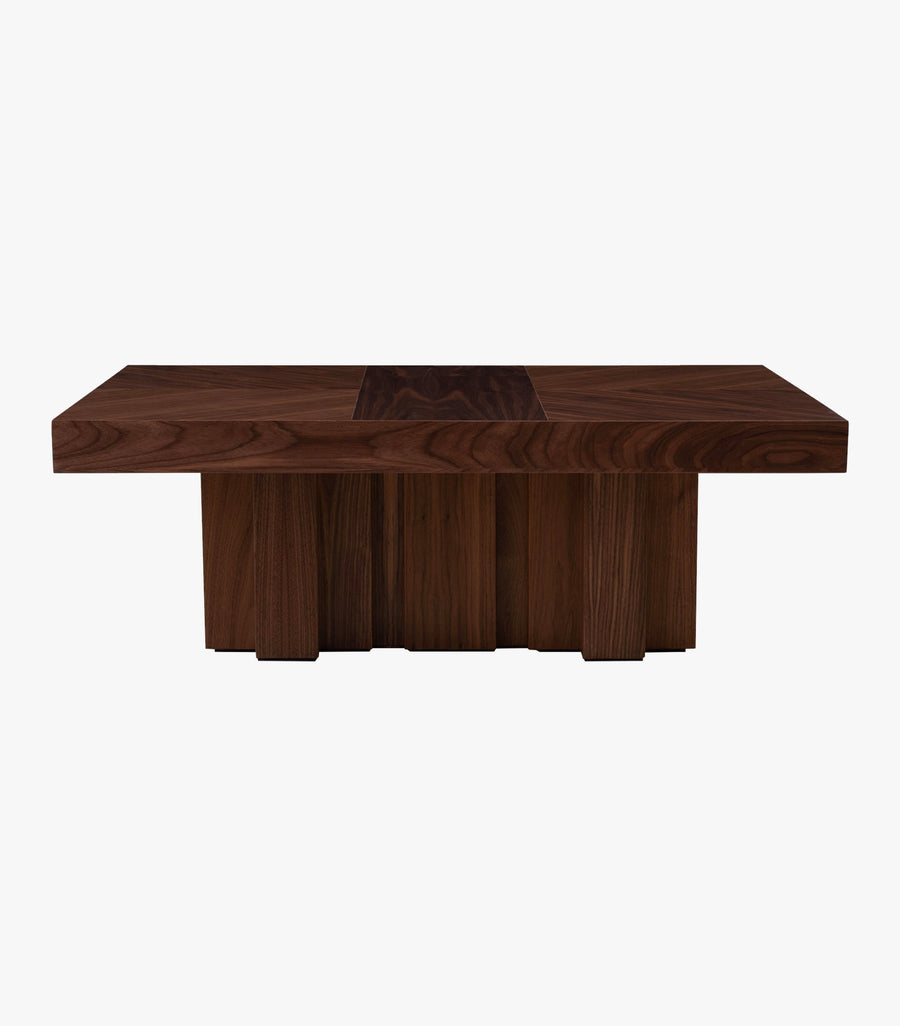 Mesa de centro Akumal de madera nogal de la marca Avanti Muebles, vista frontal, elegante y moderna.