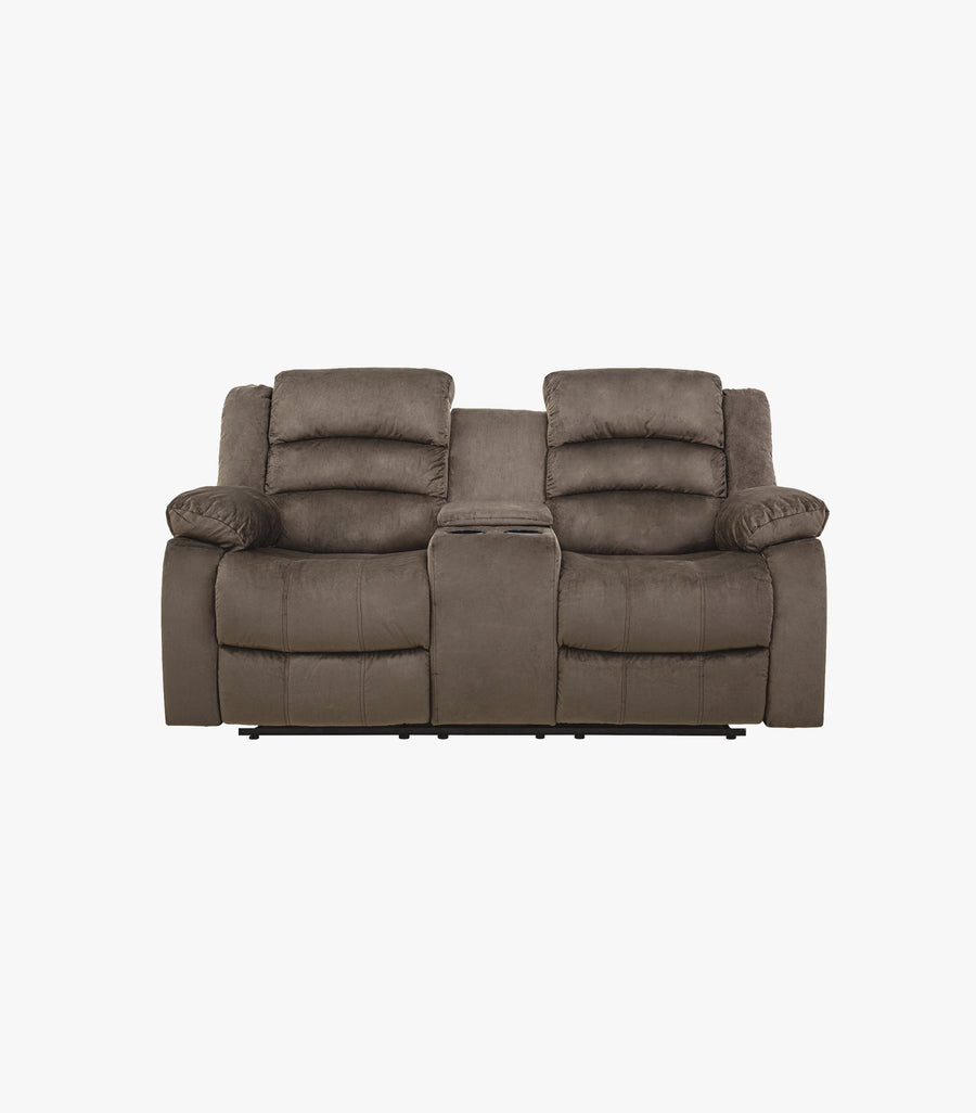 Sofá love seat reclinable Lubeck de tela color café con porta vasos, vista frontal, marca Avanti Muebles.