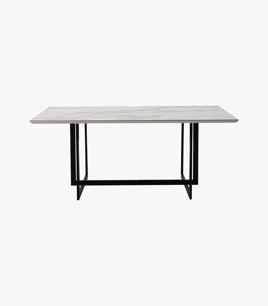 Mesa Agnes para 6 personas con cubierta de cerámica, mesa rectangular de la marca Avanti Muebles, vista frontal.