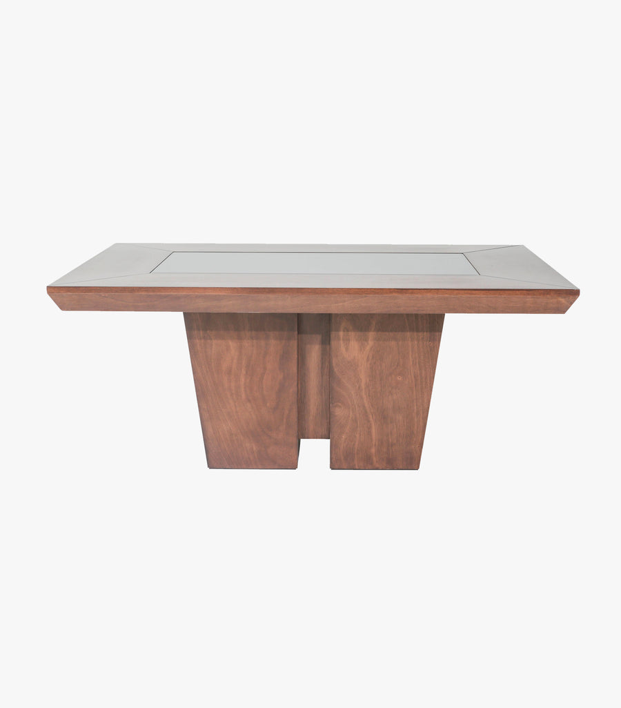 Mesa rectangular de madera Palax para 8 personas de la marca Avanti Muebles, vista frontal.