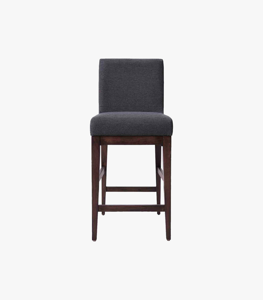 Banco para barra de cocina Pixel de madera con tela gris charcoal, diseño moderno y cómodo de Avanti Muebles.