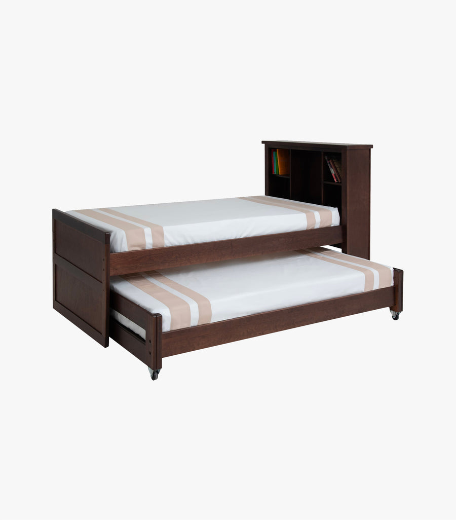 Cama canguro Capitán individual de madera color chocolate con espacio de almacenaje y juguetero, ideal para habitaciones infantiles.