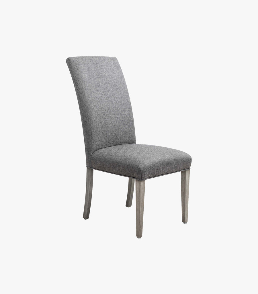 Silla Gala de madera y tela gris de la marca Avanti Muebles vista lateral, con diseño moderno y acabado en gris claro.